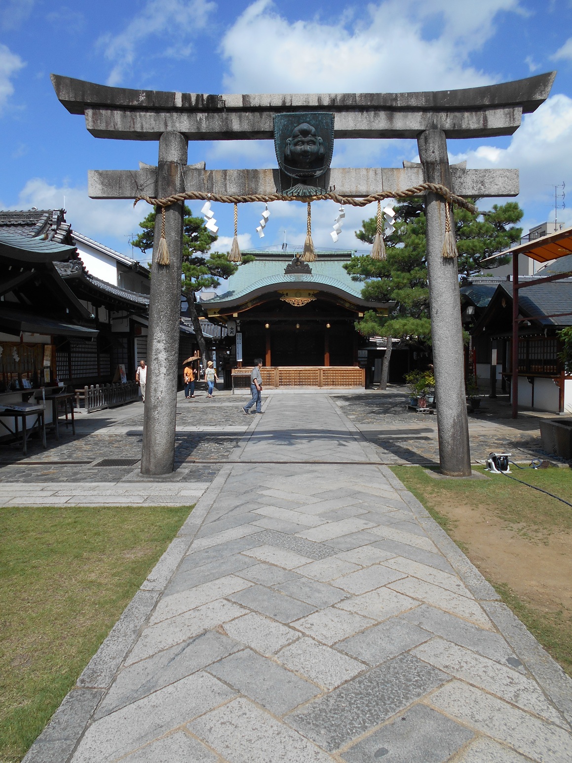 Ebisu Shrine, front torri