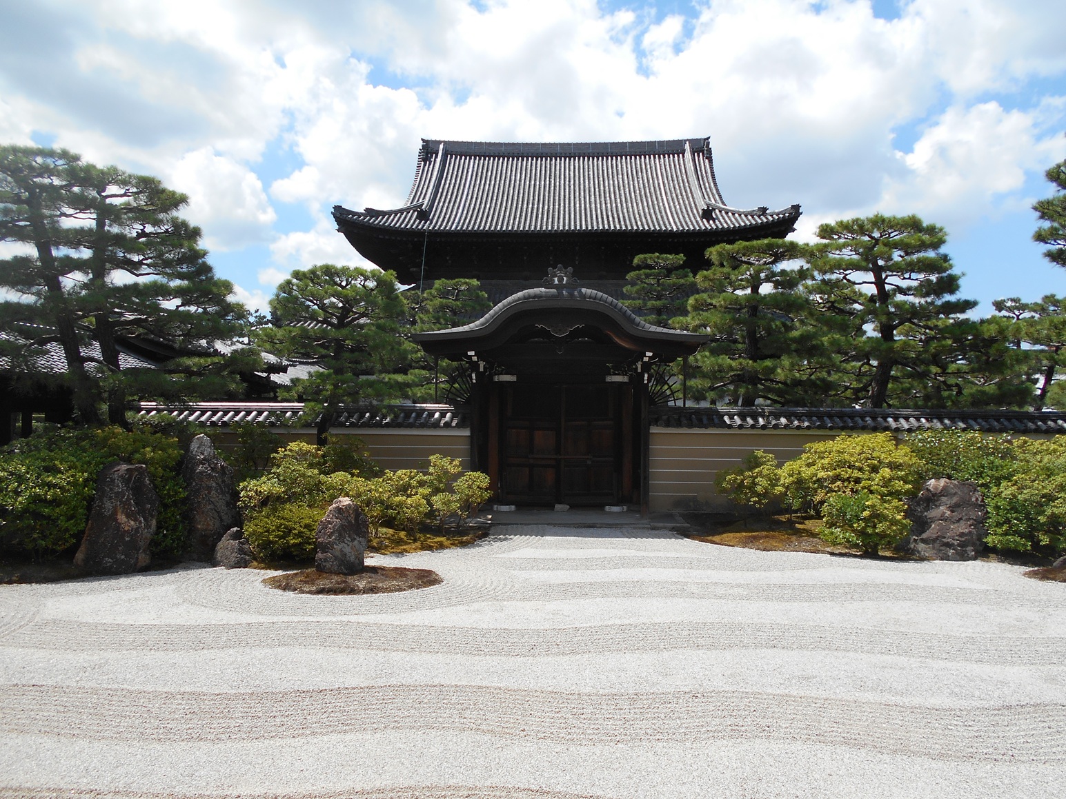 Kennin-ji, Daio-en garden and Mukaikaramon gate